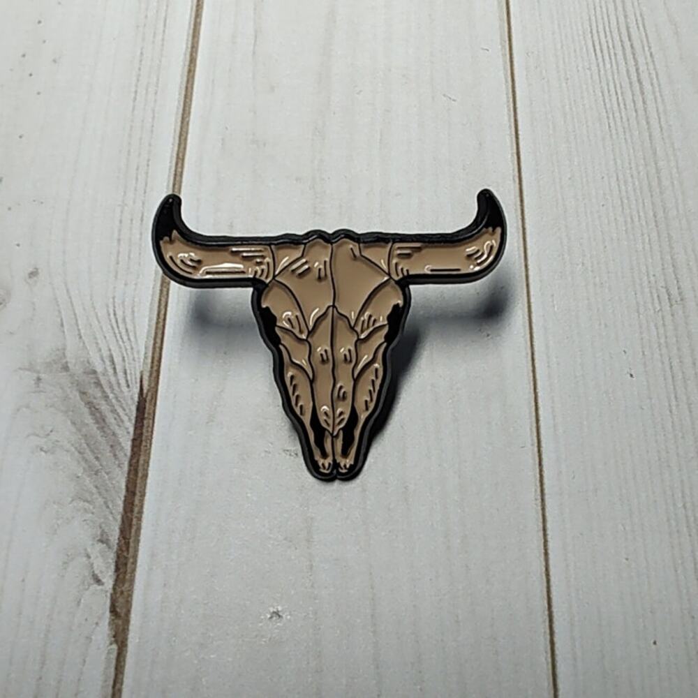 Western Steer Skull  Lapel Pin Rancher Farmer Country Collectible Gift